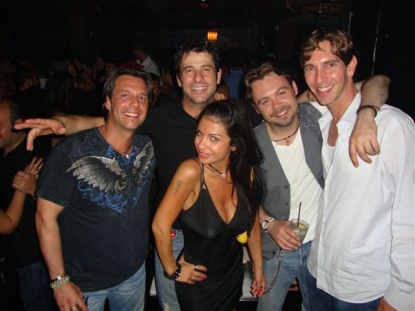 Όπου  Άντζελα και Γεωργούλης