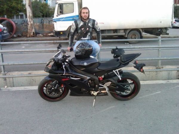 Ο Βασίλης Λογοθέτης του Greek Idol πιο sexy από ποτέ!