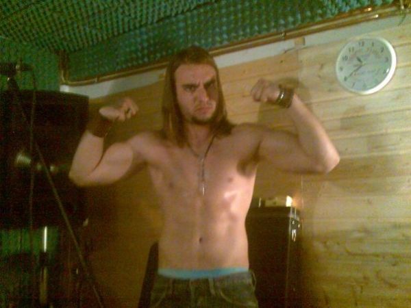 Ο Βασίλης Λογοθέτης του Greek Idol πιο sexy από ποτέ!