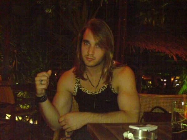 Ο Βασίλης Λογοθέτης του Greek Idol πιο sexy από ποτέ!