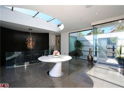 Ξανά προς πώληση το σπίτι του Πάρη Κασιδόκωστα στο Los Angeles