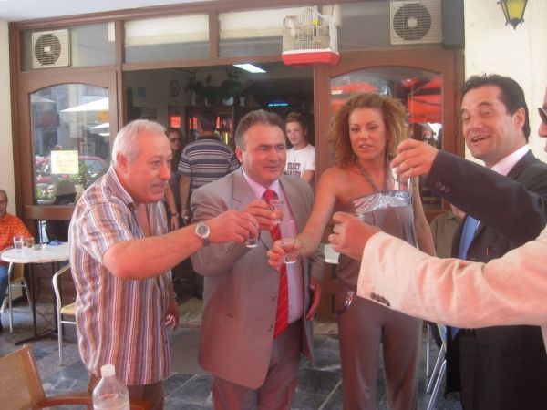 Διακοπές στη Σάμο για Μανωλίδου- Γεωργιάδη