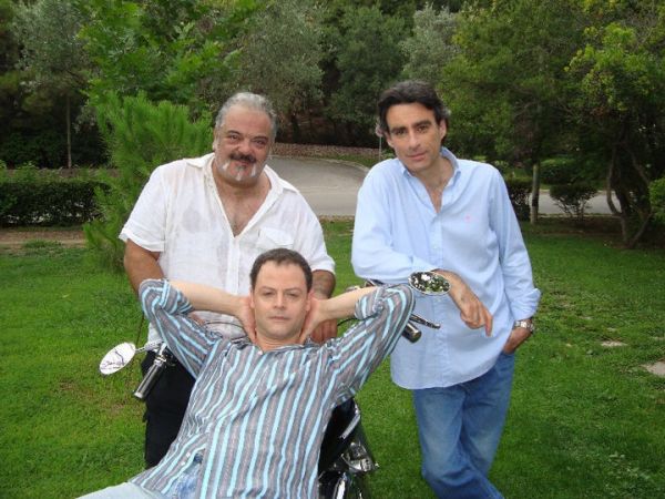 Σκηνές απο τα γυρίσματα της ταινίας "Ρόδα, τσάντα και κοπάνα"