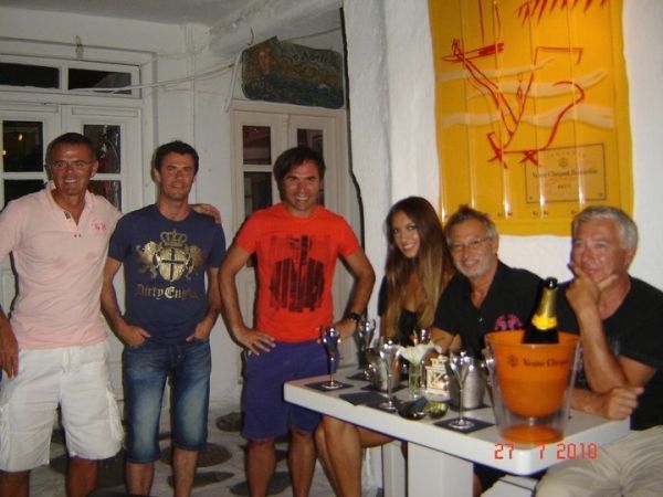 Ζουμ στο προσωπικό άλμπουμ της Άννας Πρέλεβιτς και του Δημήτρη Χαριτόπουλου!