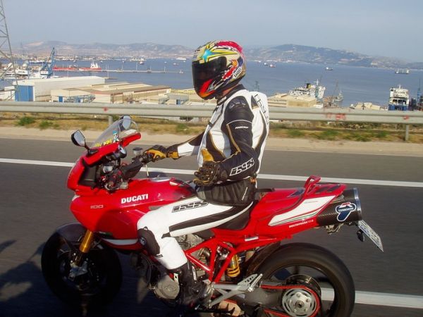 Ποιος είναι ο... μηχανόβιος της φωτογραφίας;