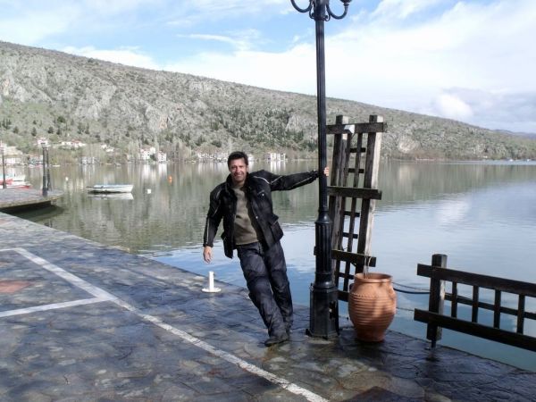 Ποιος είναι ο επώνυμος… easy rider της φωτογραφίας;