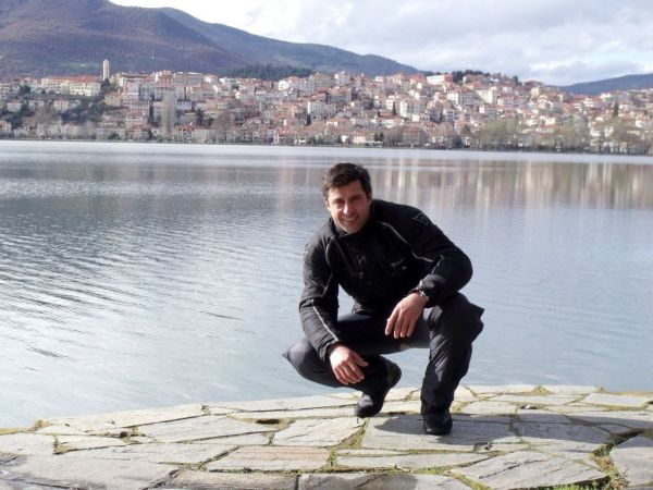 Ποιος είναι ο επώνυμος… easy rider της φωτογραφίας;