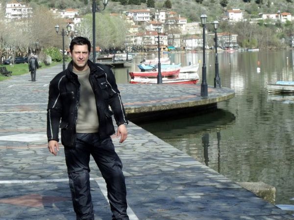 Ποιος είναι ο επώνυμος… easy rider της φωτογραφίας;