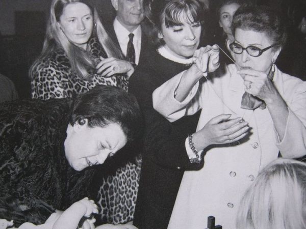 Τζένη Καρέζη: Οι άγνωστες φωτογραφίες της μεγάλης ηθοποιού