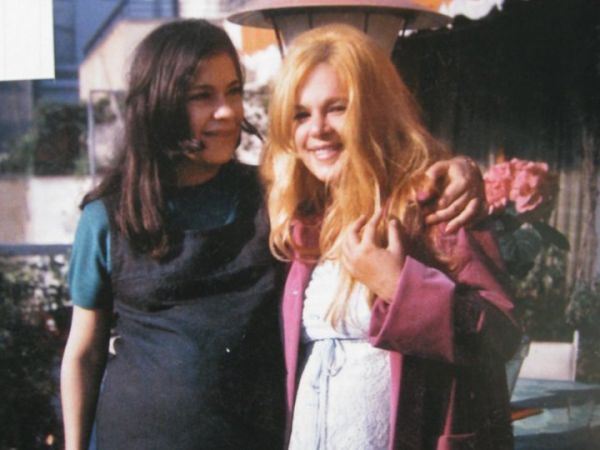 Ποιες μεγάλες Ελληνίδες σταρ είναι τα κοριτσάκια των φωτογραφιών;