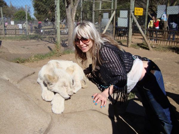 H Μarlain στο πλευρό του Χατζηγιάννη