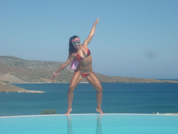 Το καυτό κορίτσι και το «πέταγμα» στην Αστυπάλαια!