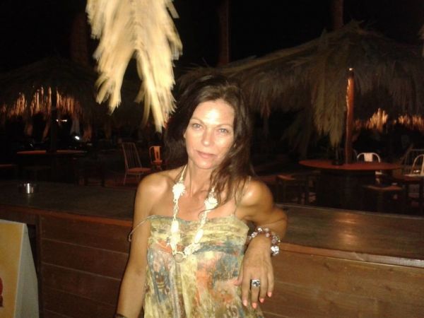 Έκανε το «μπαμ» με τις βιντεοκασέτες το '80 και εξαφανίστηκε-Πώς είναι σήμερα η Βανέσσα Ντζελβέ;