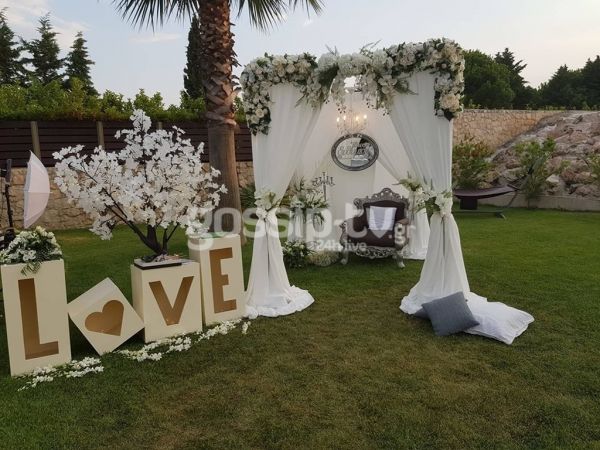 Στην γαμήλια δεξίωση των Αλεξάνδρας Παναγιώταρου - Αριστομένη Γιαννόπουλου