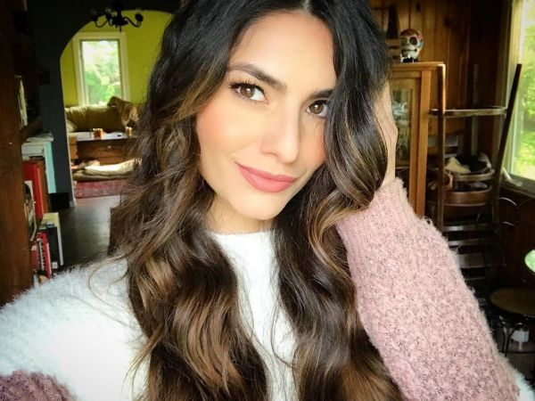 Hλιάνα Παπαγεωργίου: Η σερβιτόρα που κατέκτησε τις πασαρέλες και την καρδιά μας