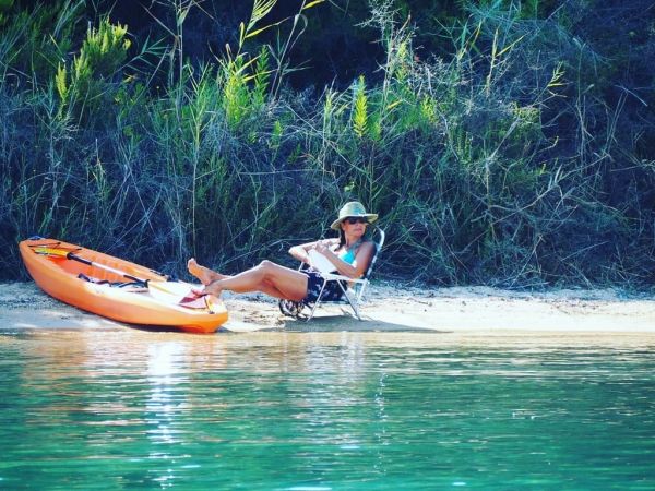 Πόπη Τσαπανίδου: Αυτή είναι η ερημική της παραλία!