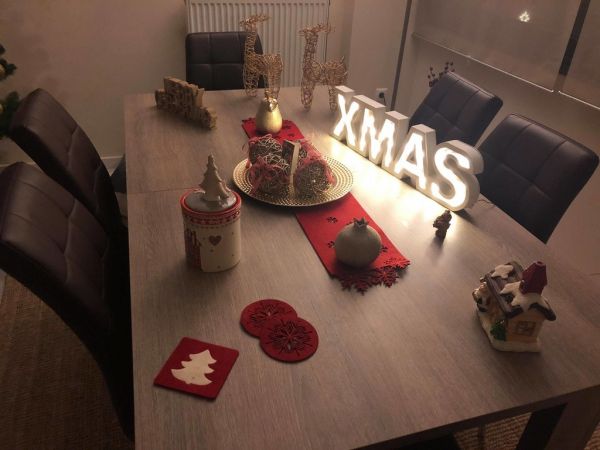 «Μετά από 11 χρόνια στόλισα μόνος μου το σπίτι και αυτό γιατί σήμερα θα ερχόταν ο πρίγκιπάς μου» 