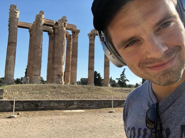 Απίστευτο κι όμως αληθινό! Γνωστό ζευγάρι έκανε βόλτα γυμνό, πάνω σε σκούτερ στο κέντρο της Αθήνας 