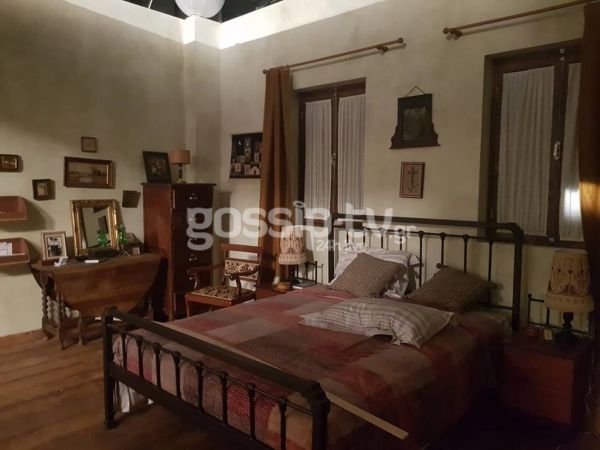 Πέτα τη φριτέζα: Δεν φαντάζεστε τι φωτογραφία βρήκαμε στον τοίχο της ταβέρνας του Γιάννη Μπέζου