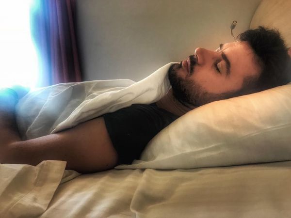 Δείτε τι κάνει ο Γιάννης Τσιμιτσέλης όταν έξω βρέχει!