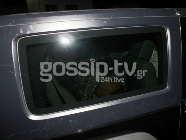 Το κρυφτούλι της Naomi Campbell με τους παπαράτσι!