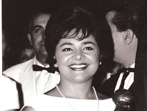 Παρουσιάστρια με το μαλλί της Μαίρης Λίντα!