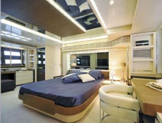 Χρουσαλά-Πατίτσας: Το γαμήλιο δώρο τους