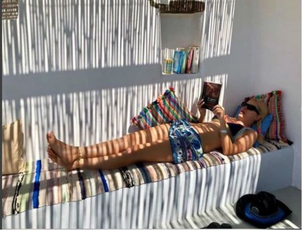 Νέες φωτογραφίες της Ελένης Μενεγάκη από τις διακοπές της! 