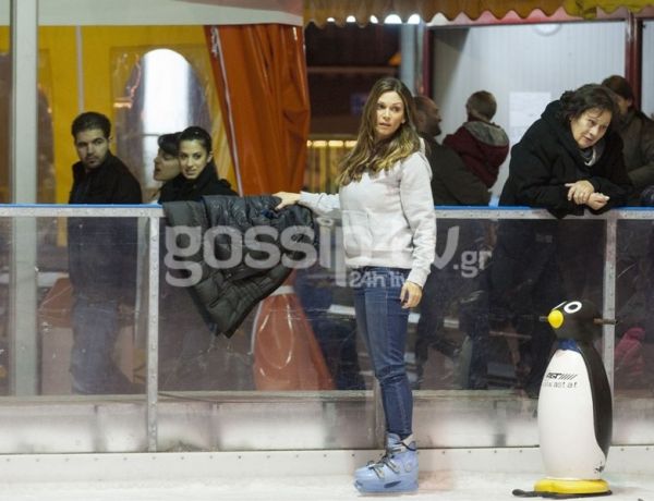 Έλλη Κοκκίνου: Στο λούνα παρκ με το γιο και τη μητέρα της