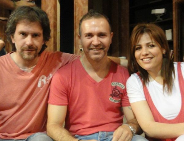 Στις πρόβες της παράστασης «Σ’αγαπάω αλλά» στο θέατρο «Αθηνά»