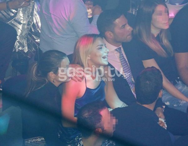  Ζοζεφίν Βέντελ-Βασίλης Μιχαήλ: Τι έρωτας και αυτό; Στο στόμα τον ταΐζει! (φωτό)