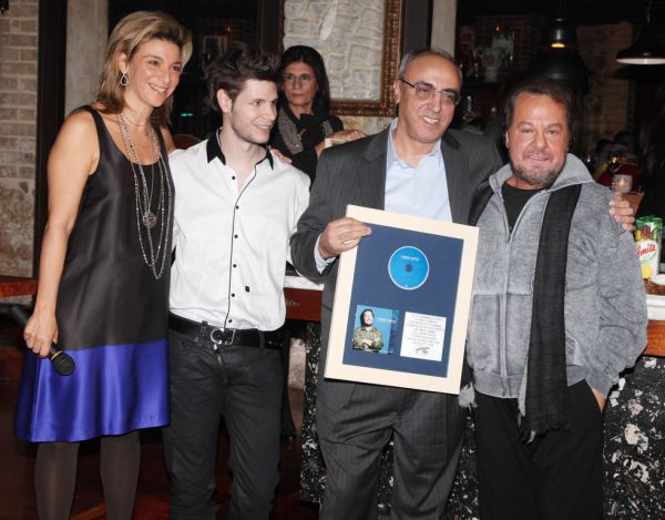 Ποιος δεν πήγε στην απονομή του Γιάννη Πάριου;