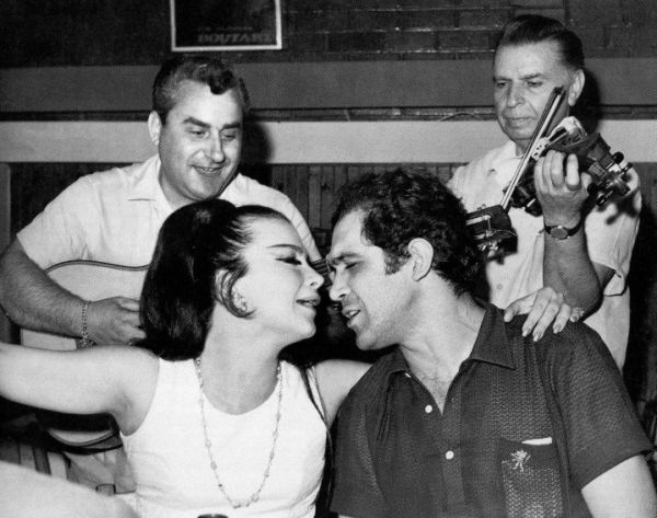 Τζένη Καρέζη: Οι άγνωστες φωτογραφίες της μεγάλης ηθοποιού