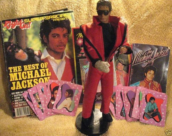 Ανάρπαστες οι "κούκλες" Michael Jackson 
