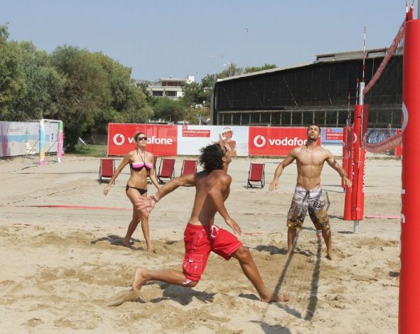 Beach volley με special celebrities