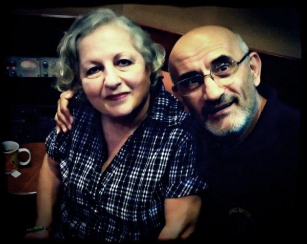 Γνωστοί ηθοποιοί διασκευάζουν το «Πλάτσα Πλούτσα»