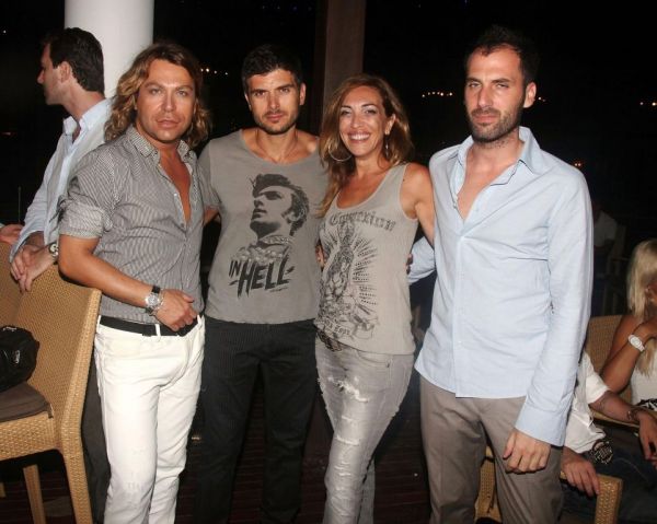 Ποιος είπε ότι οι επώνυμοι πάνε (μόνο) Μύκονο; 