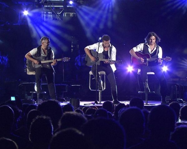 Νίκος Βέρτης: Το βίντεο κλιπ από τις περσινές φαντασμαγορικές συναυλίες του!