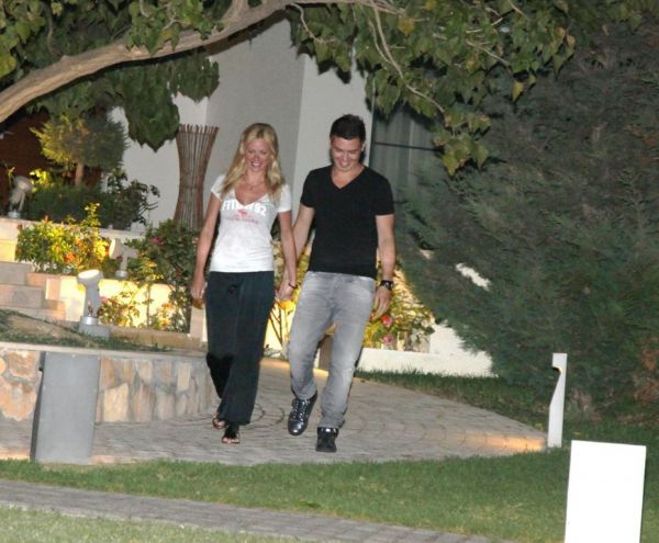 Χεράκι χεράκι Μακρυπούλια-Χατζηγιάννης στις διακοπές τους! (φωτό)