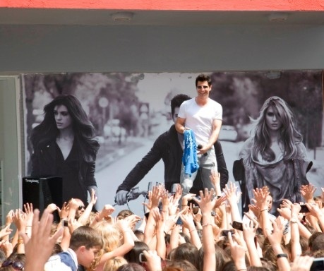 Σάκης Ρουβάς: Πήγε στην Καρδίτσα κι έφερε τον πανικό!