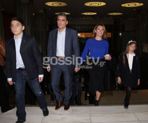 Τατιάνα Στεφανίδου-Νίκος Ευαγγελάτος: Οικογενειακή έξοδος στο θέατρο!