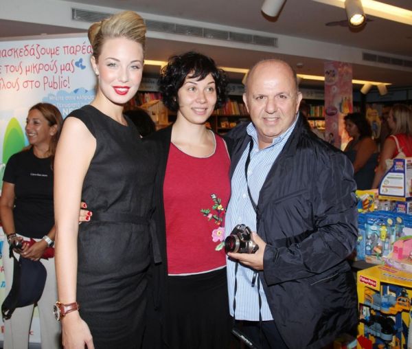 Αντωνία Καλλιμούκου: Από μοντέλο συγγραφέας παιδικών βιβλίων!