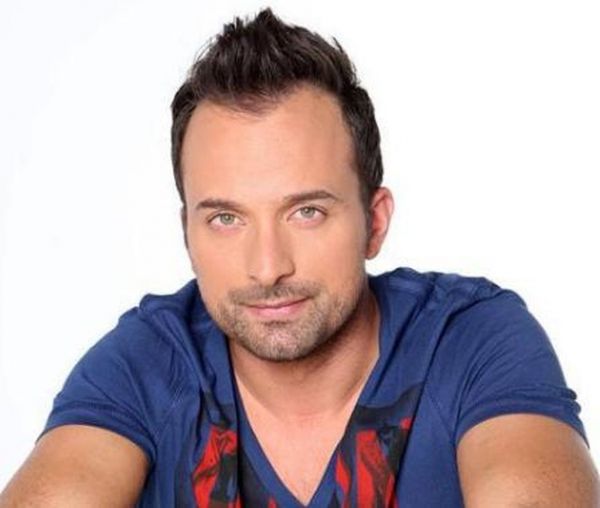 Ποιος είναι ο πρώτος συνεργάτης που ανανεώνει το συμβόλαιό του με την Ελένη;