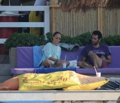 Οι διακοπές του πρωταγωνιστή του Asi