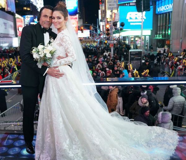 Tρελό το κράξιμο για τον live γάμο της Menounos στην Times Square