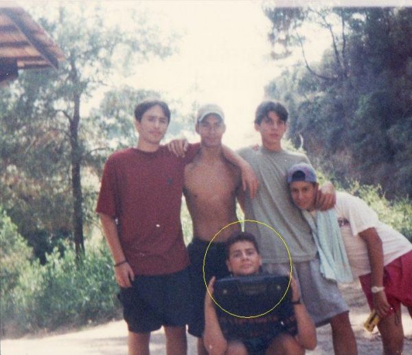 Ποιος ηθοποιός είναι το αγοράκι των φωτογραφιών;