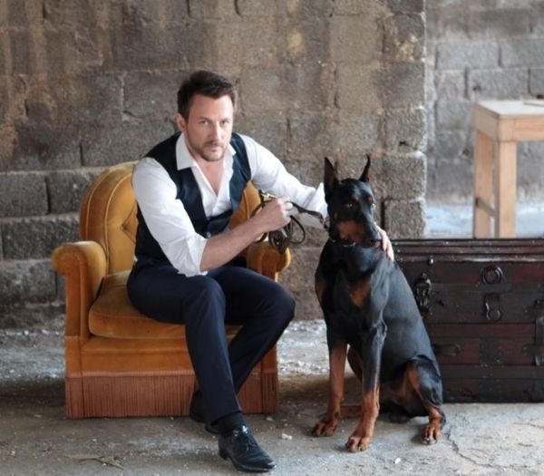 Το gossip-tv.gr βρέθηκε στα γυρίσματα του νέου βίντεο κλιπ του Κώστα Καραφώτη! 