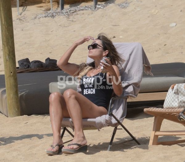 Σπυροπούλου-Πασχάλη με το ίδιο μαγιό. Ποια το φόρεσε καλύτερα; 