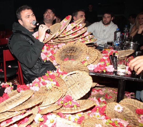 Αντώνης Ρέμος - λουλούδια: Σημειώσατε "Χ"