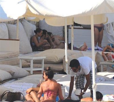 Οι διακοπές του πρωταγωνιστή του Asi